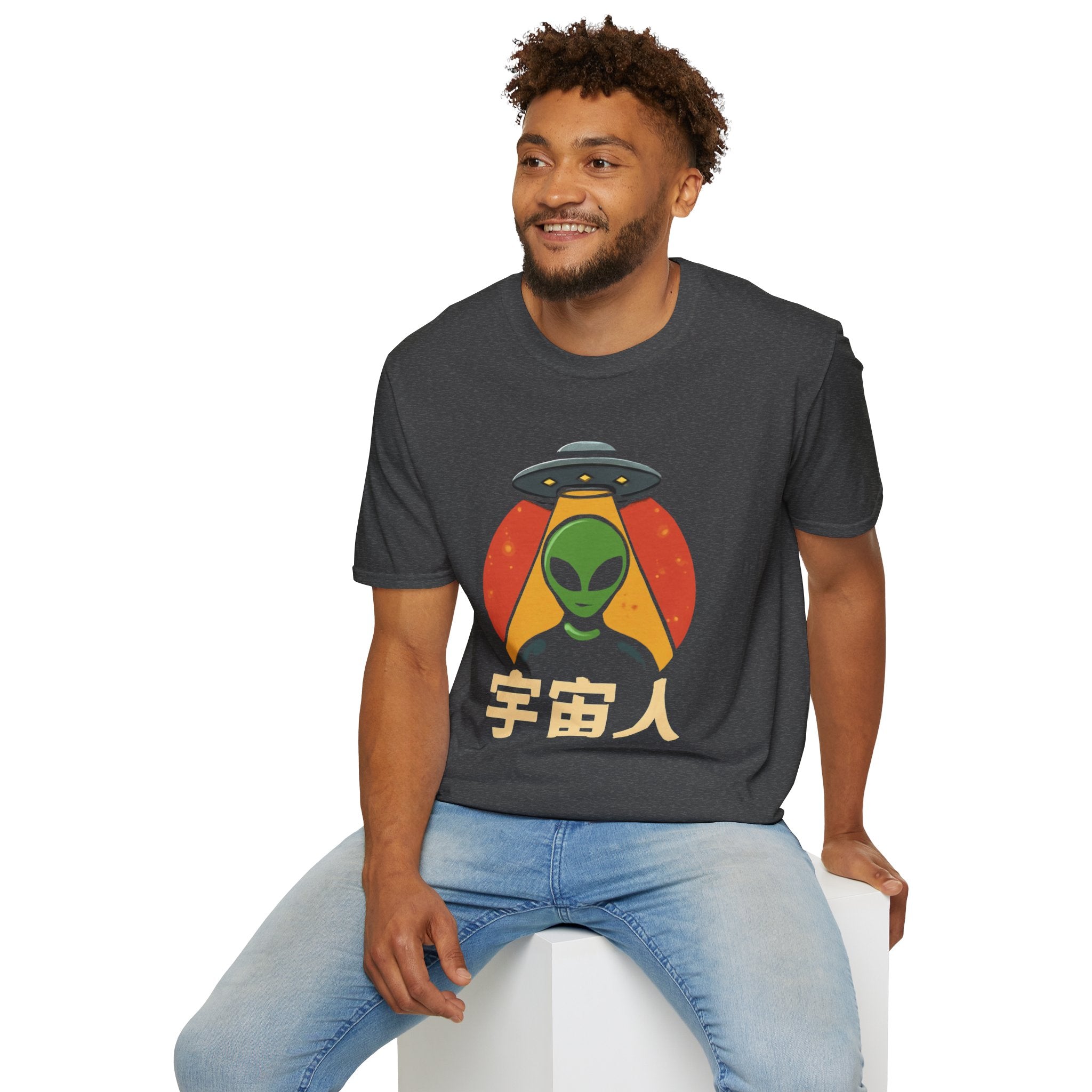 Alien UFO T-Shirt — Retro Japanese 宇宙人 Graphic Tee