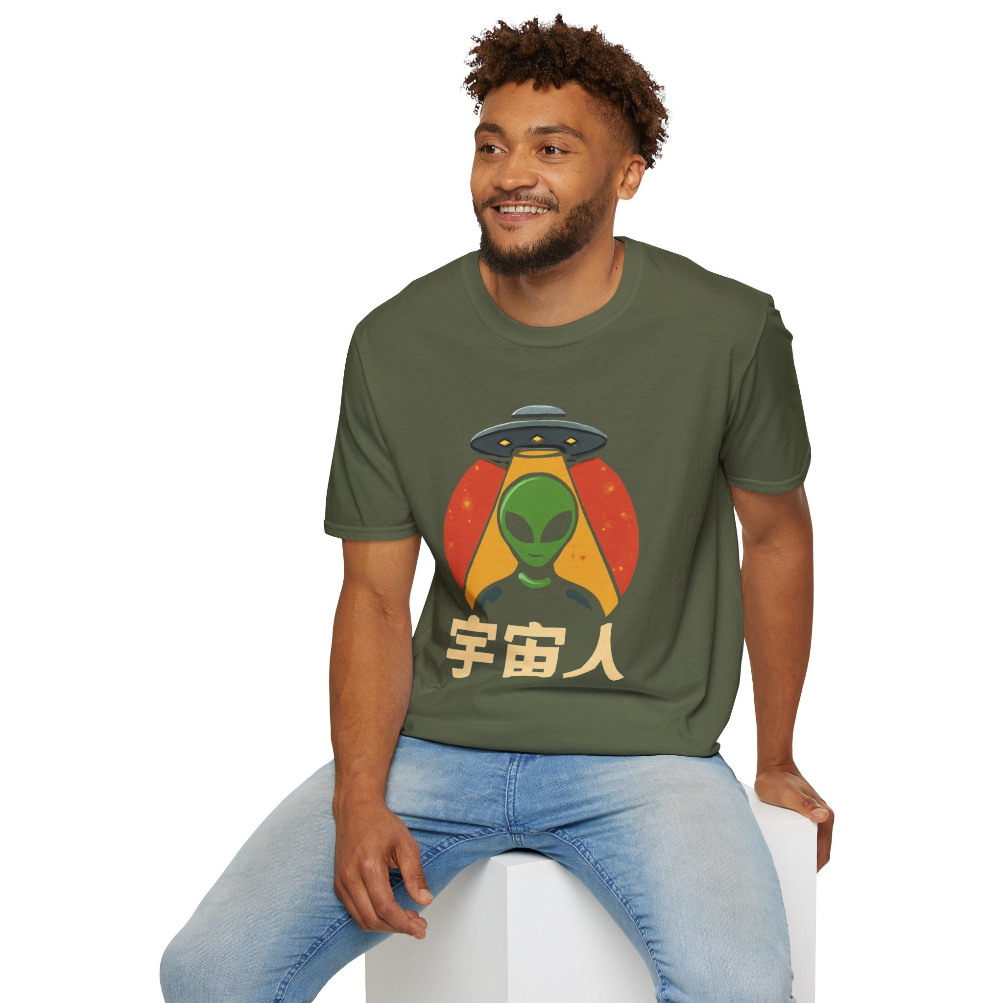 Alien UFO T-Shirt — Retro Japanese 宇宙人 Graphic Tee