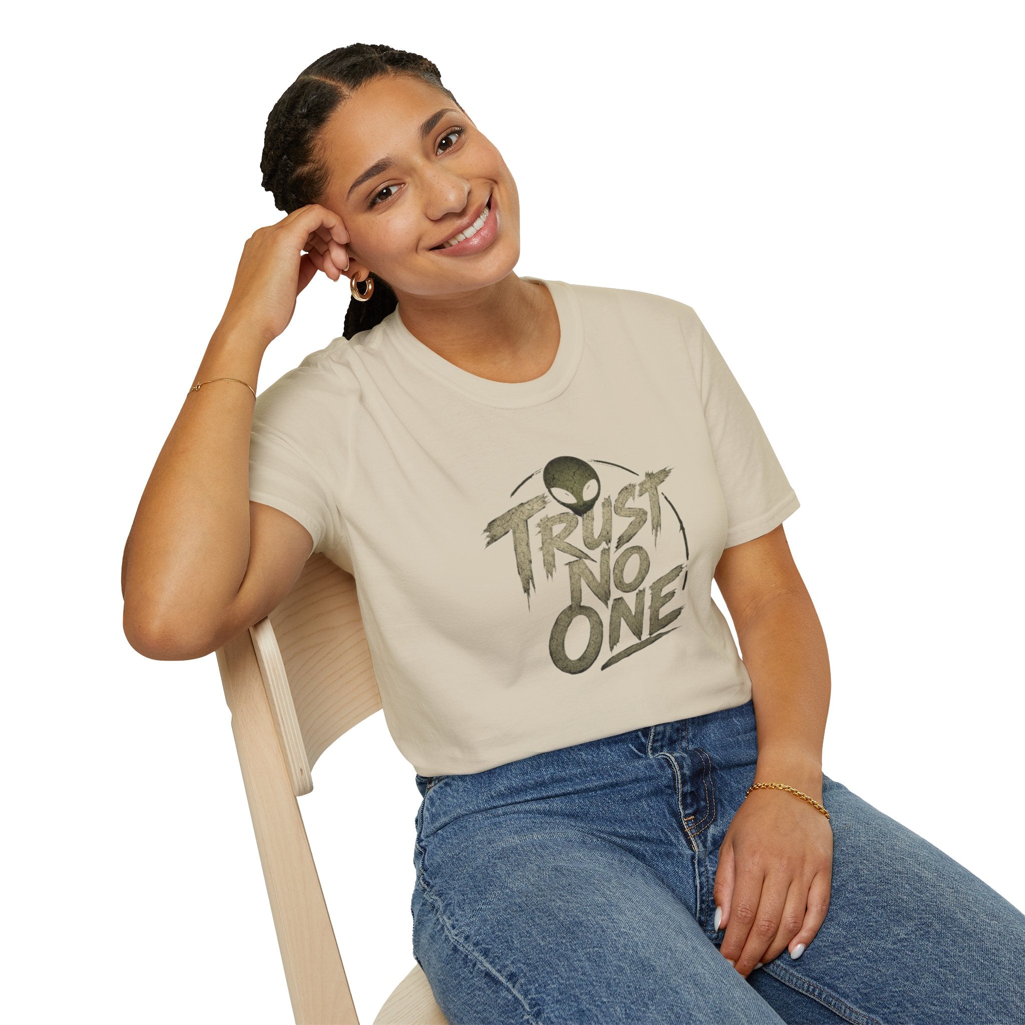 Alien Squad Graphic T-Shirt — "Trust  No One" Retro UFO Crew Tee