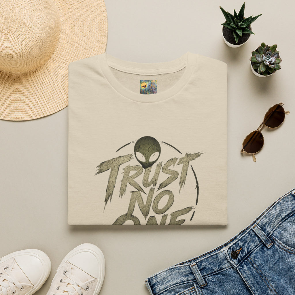 Alien Squad Graphic T-Shirt — "Trust  No One" Retro UFO Crew Tee
