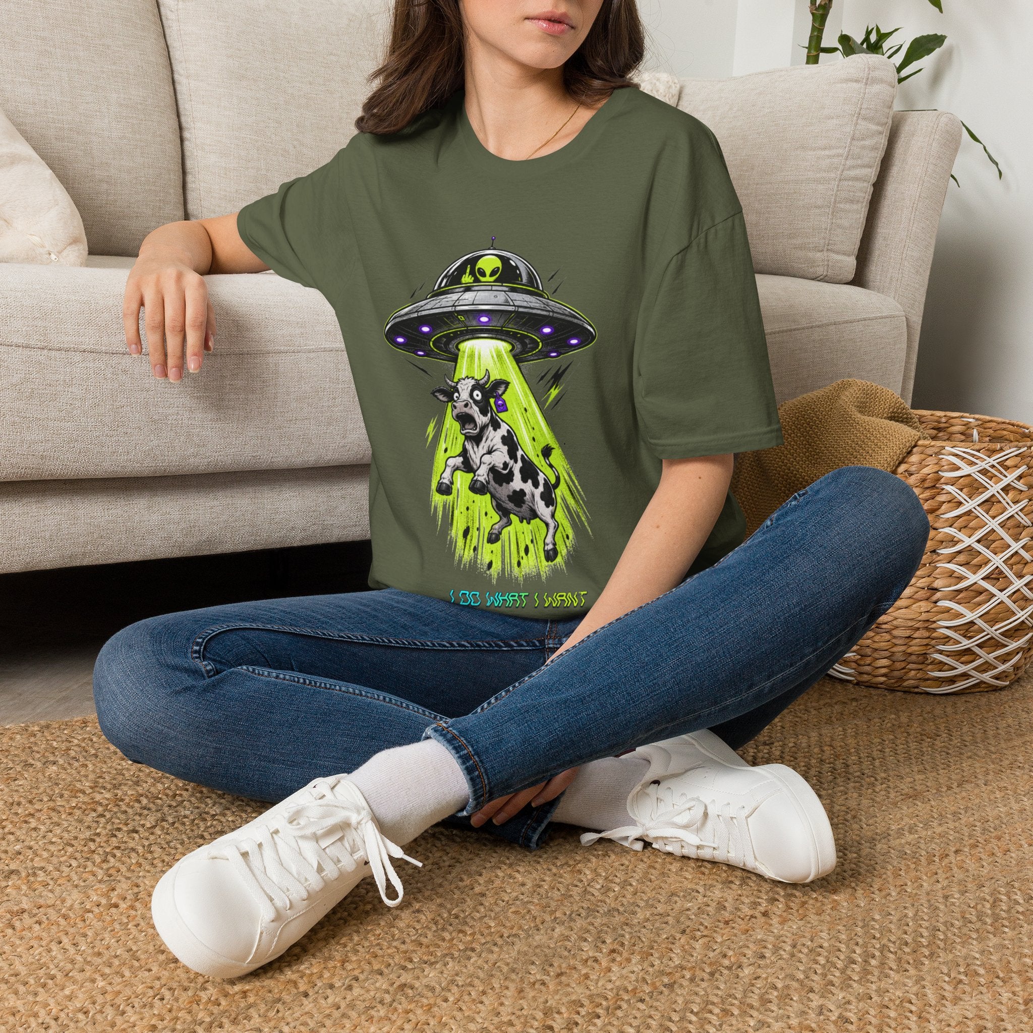 "I do what I want" T-Shirt — Alien UFO Abduction Cow Graphic Tee
