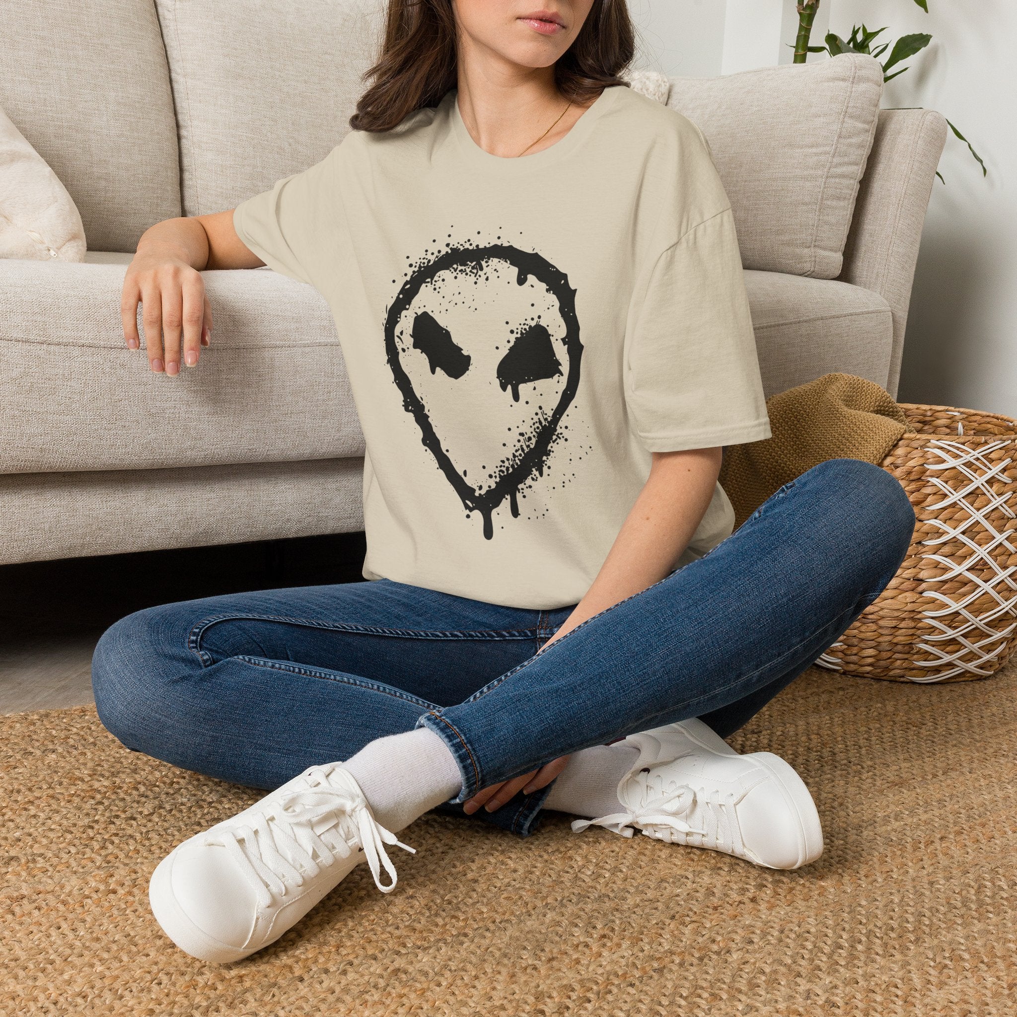 Alien Drip T‑Shirt — Grunge Splatter Alien Face Tee