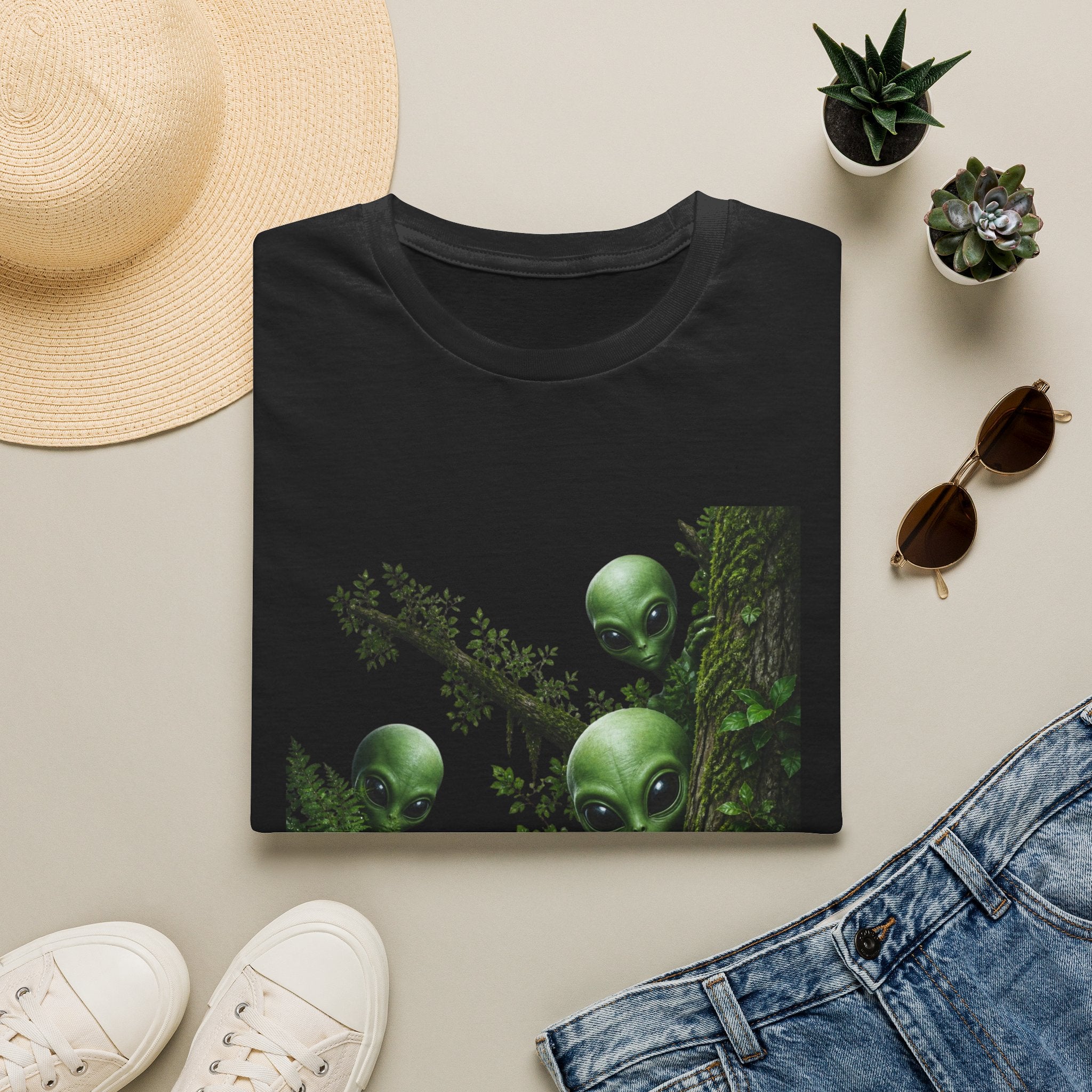 Alien Friends T‑Shirt — "You're Never Alone" Green Extraterrestrial Graphic Tee