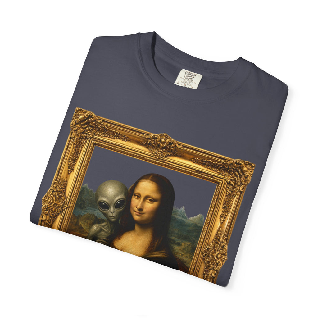 Mona Lisa Alien Photo-Bomb T-Shirt — Vintage Frame Graphic Tee