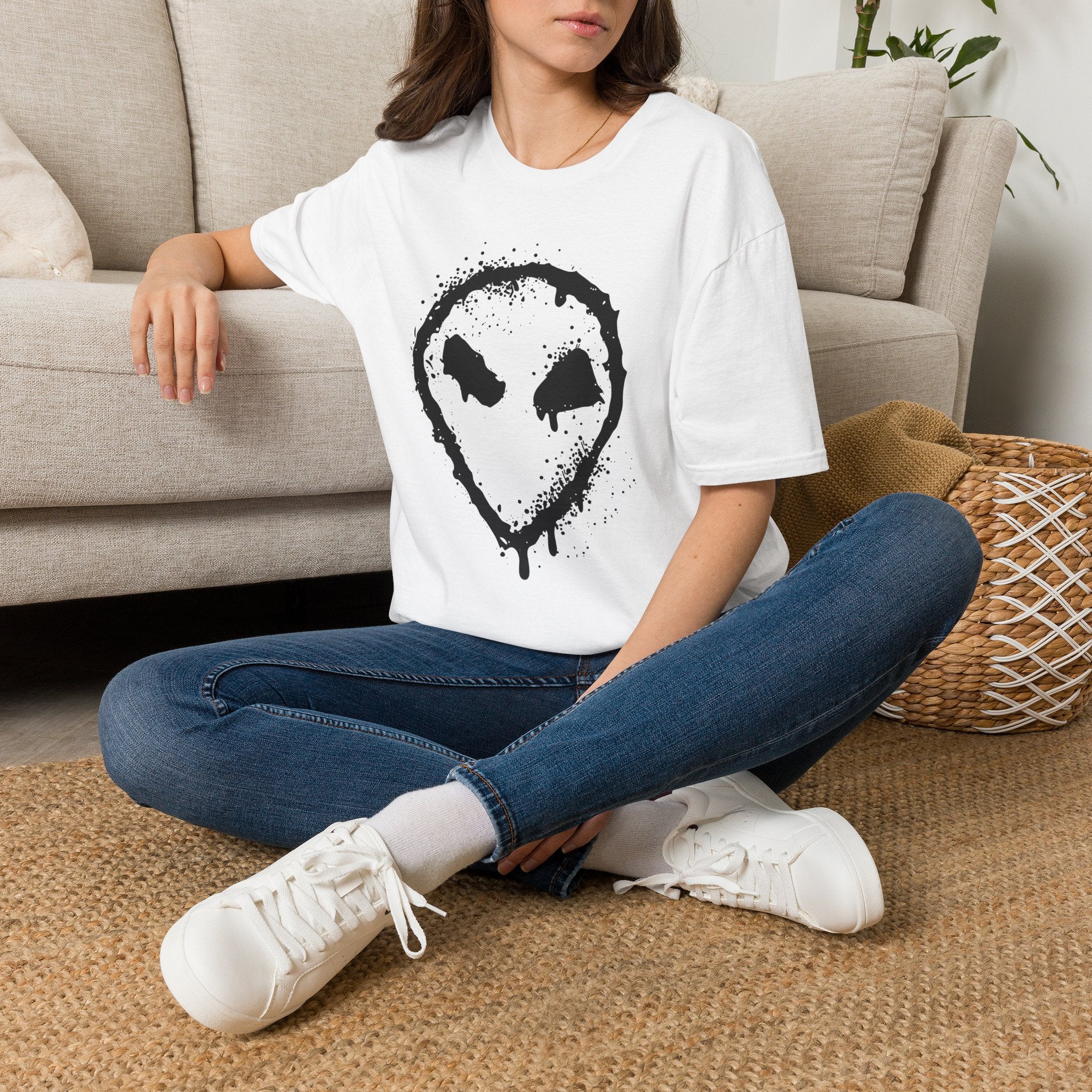 Alien Drip T‑Shirt — Grunge Splatter Alien Face Tee