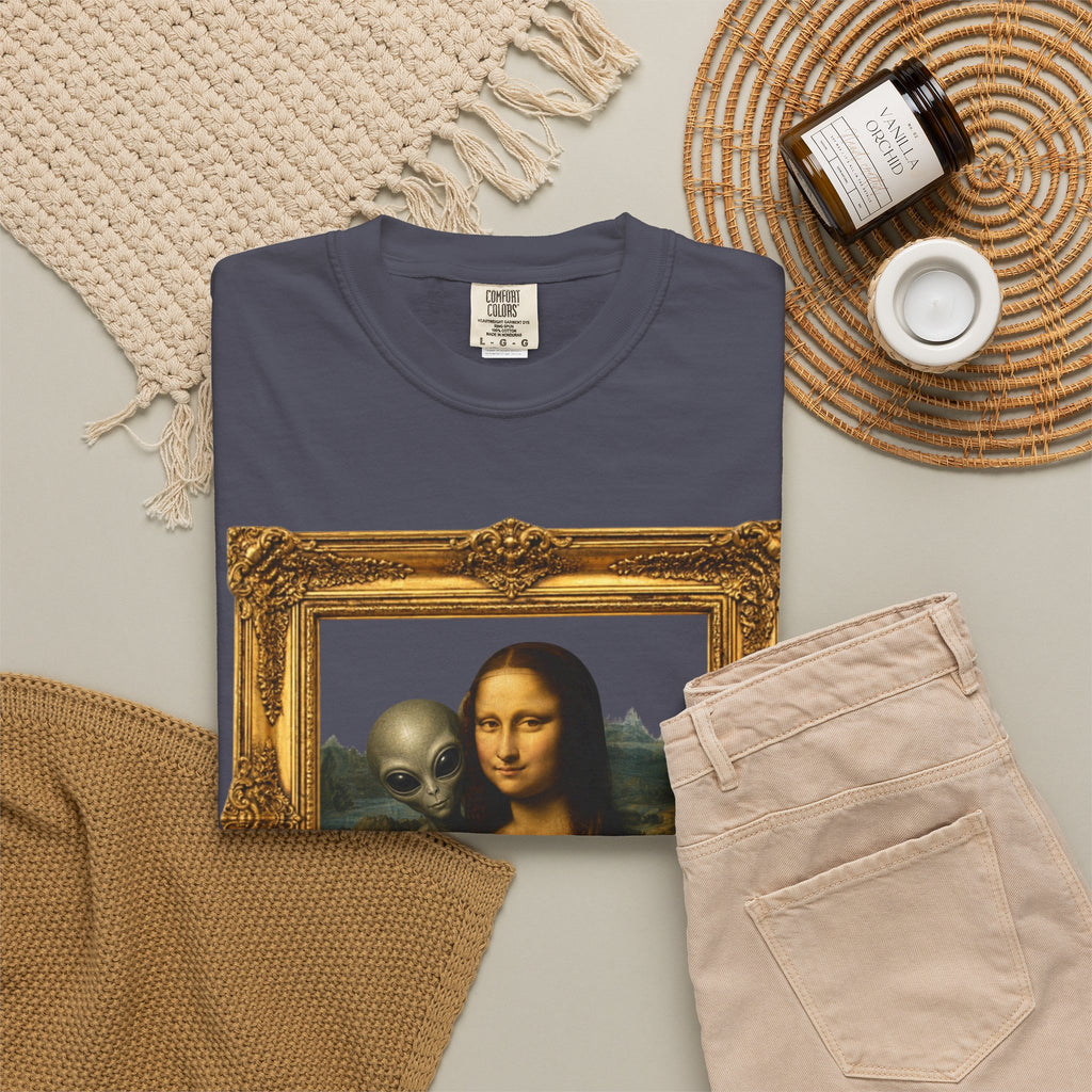 Mona Lisa Alien Photo-Bomb T-Shirt — Vintage Frame Graphic Tee