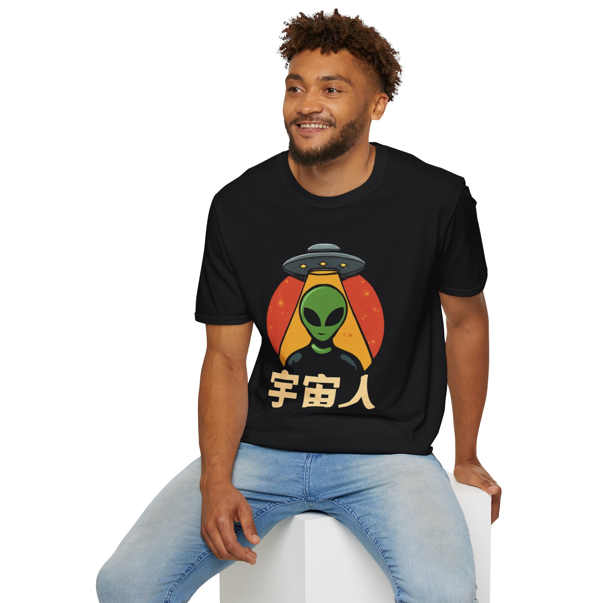 Alien UFO T-Shirt — Retro Japanese 宇宙人 Graphic Tee