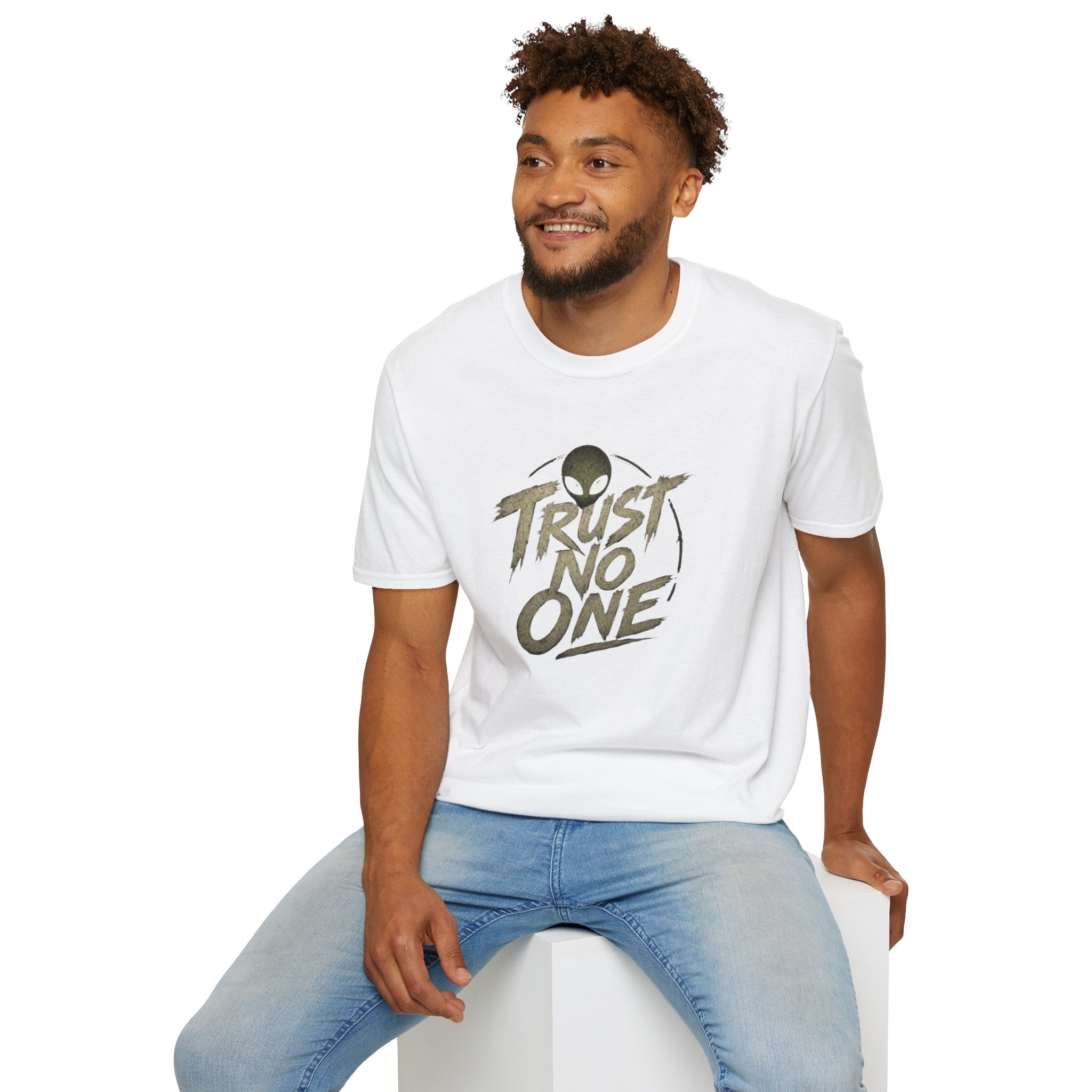 Alien Squad Graphic T-Shirt — "Trust  No One" Retro UFO Crew Tee